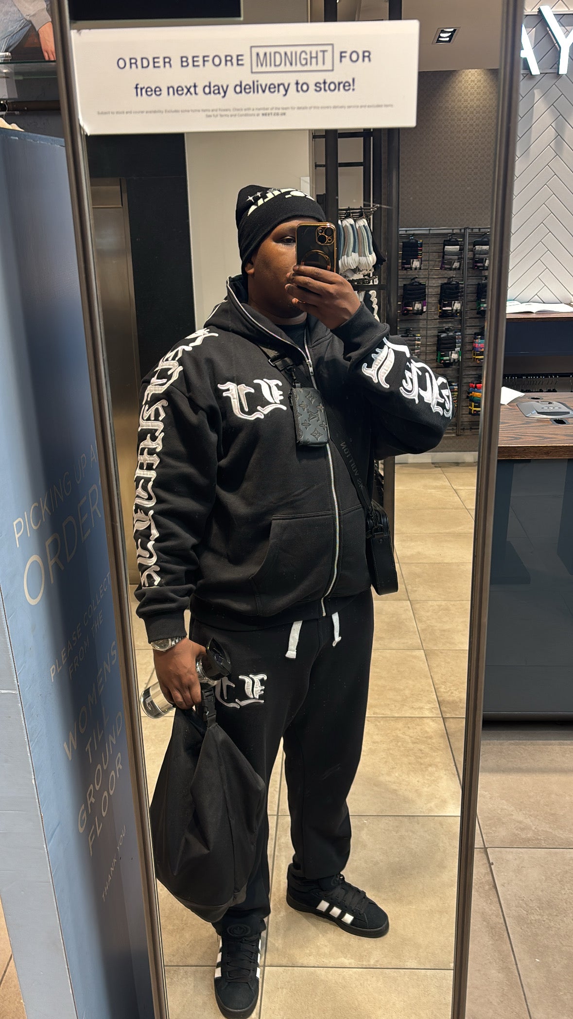 MOBTIES BLACK